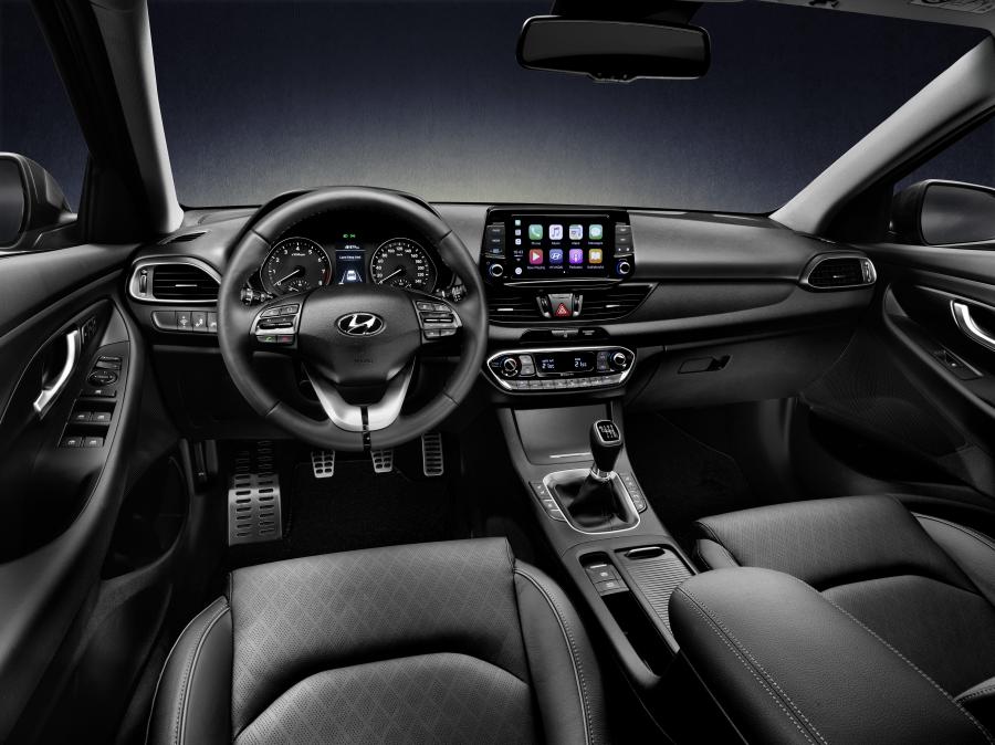 Торпедо Hyundai i30 Fastback (PD) 2017 года  (WW) (фото 6 из 51)